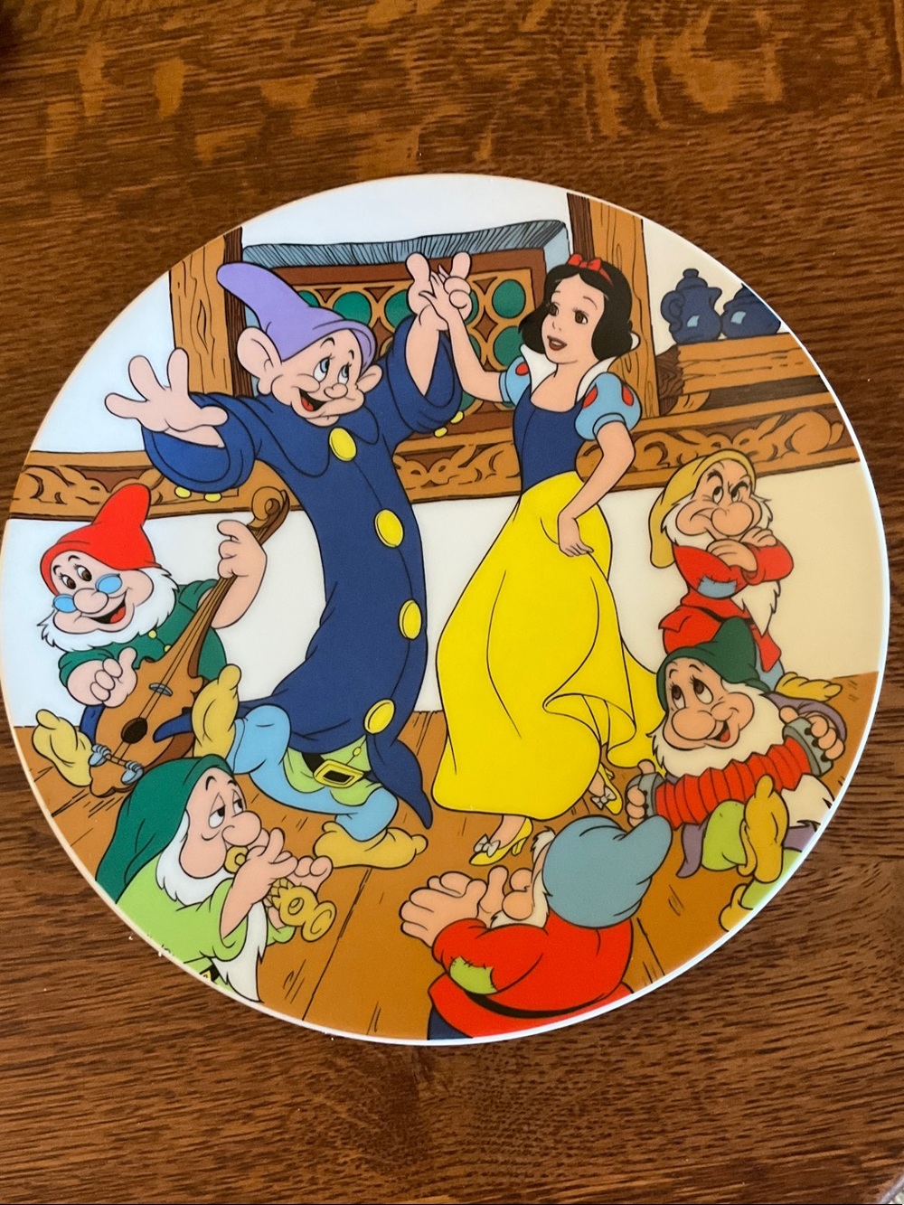 Disney Snow White 8.5” Collector plate, Excellent Condition!